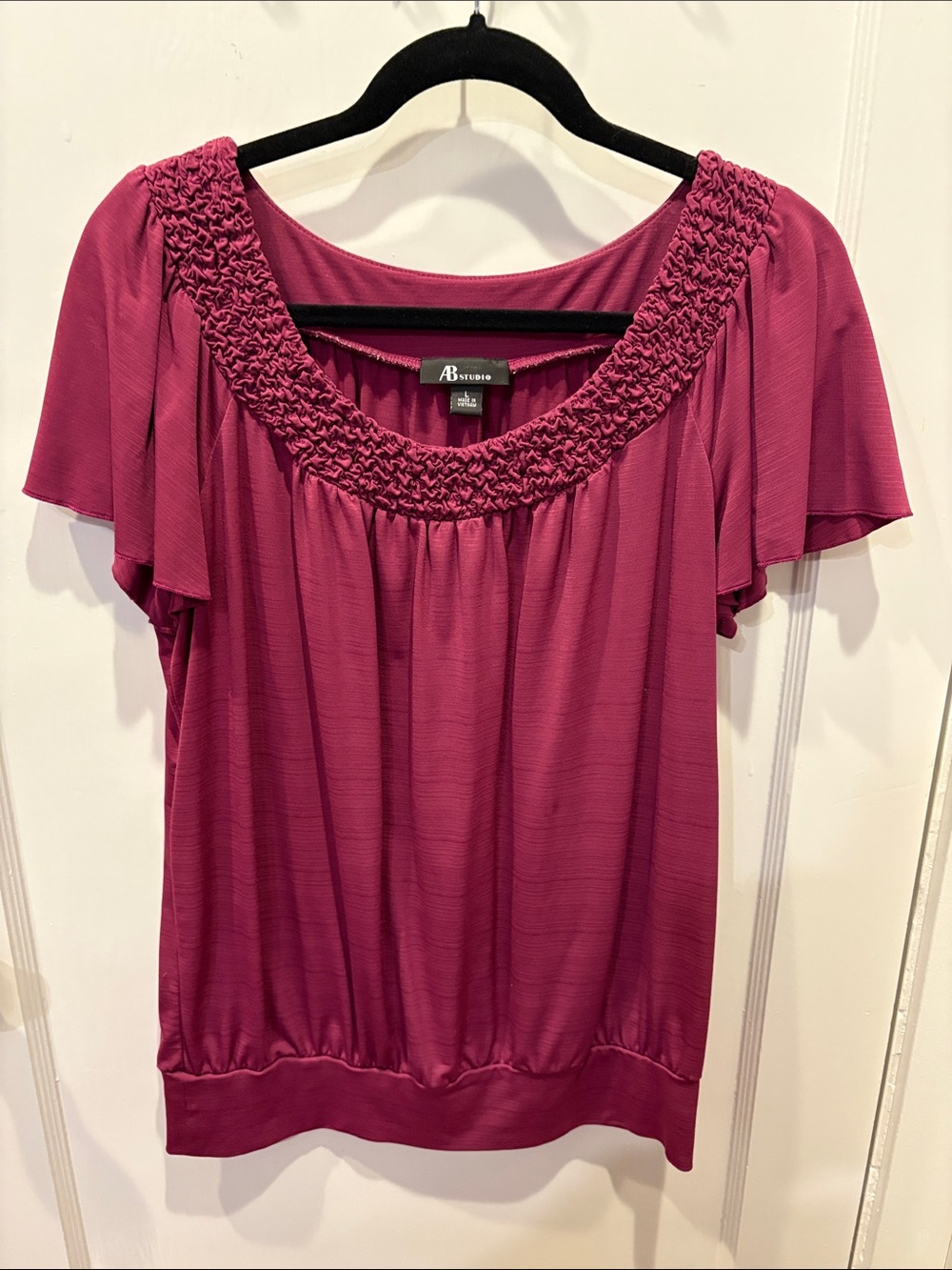 AB Studio Fuchsia Smocked Scoop-Neck Flutter Sleeve Blouse BN106